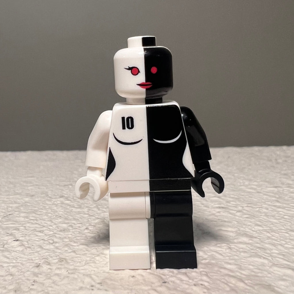 10 FULL FIGURE
